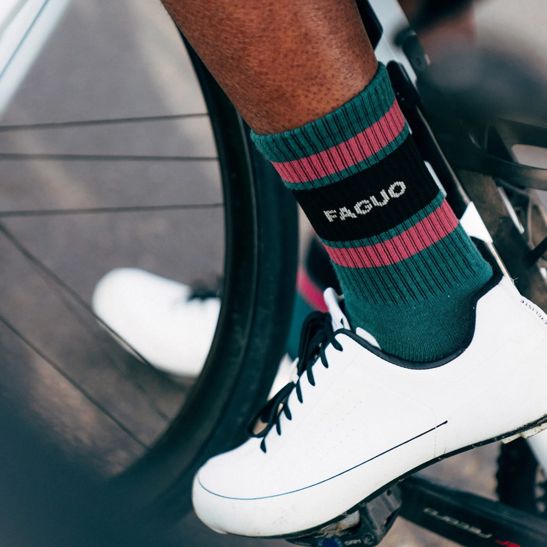Hot FAGUO Chaussettes de sport grises & roses Café du Cycliste